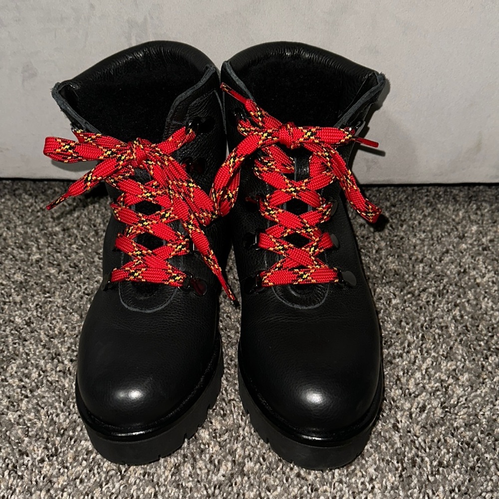Aquatalia Jamie leather shearling ankle boots. Block heel with red laces.